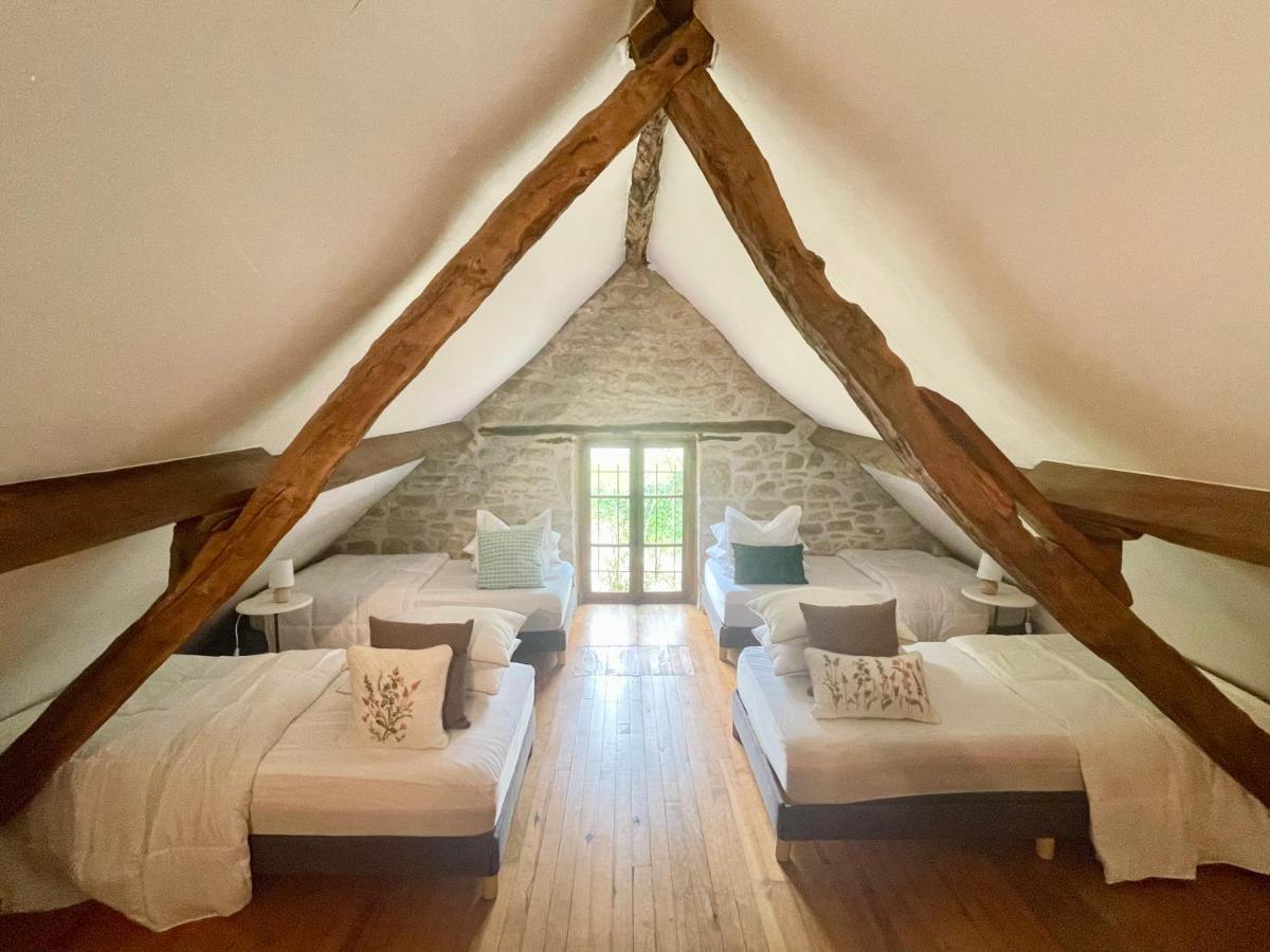 فيلا Domaine Du Bonheur En Pierre Avec Piscine, Proche Sarlat Carlux المظهر الخارجي الصورة