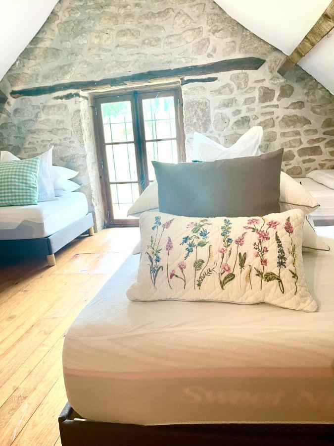 فيلا Domaine Du Bonheur En Pierre Avec Piscine, Proche Sarlat Carlux المظهر الخارجي الصورة